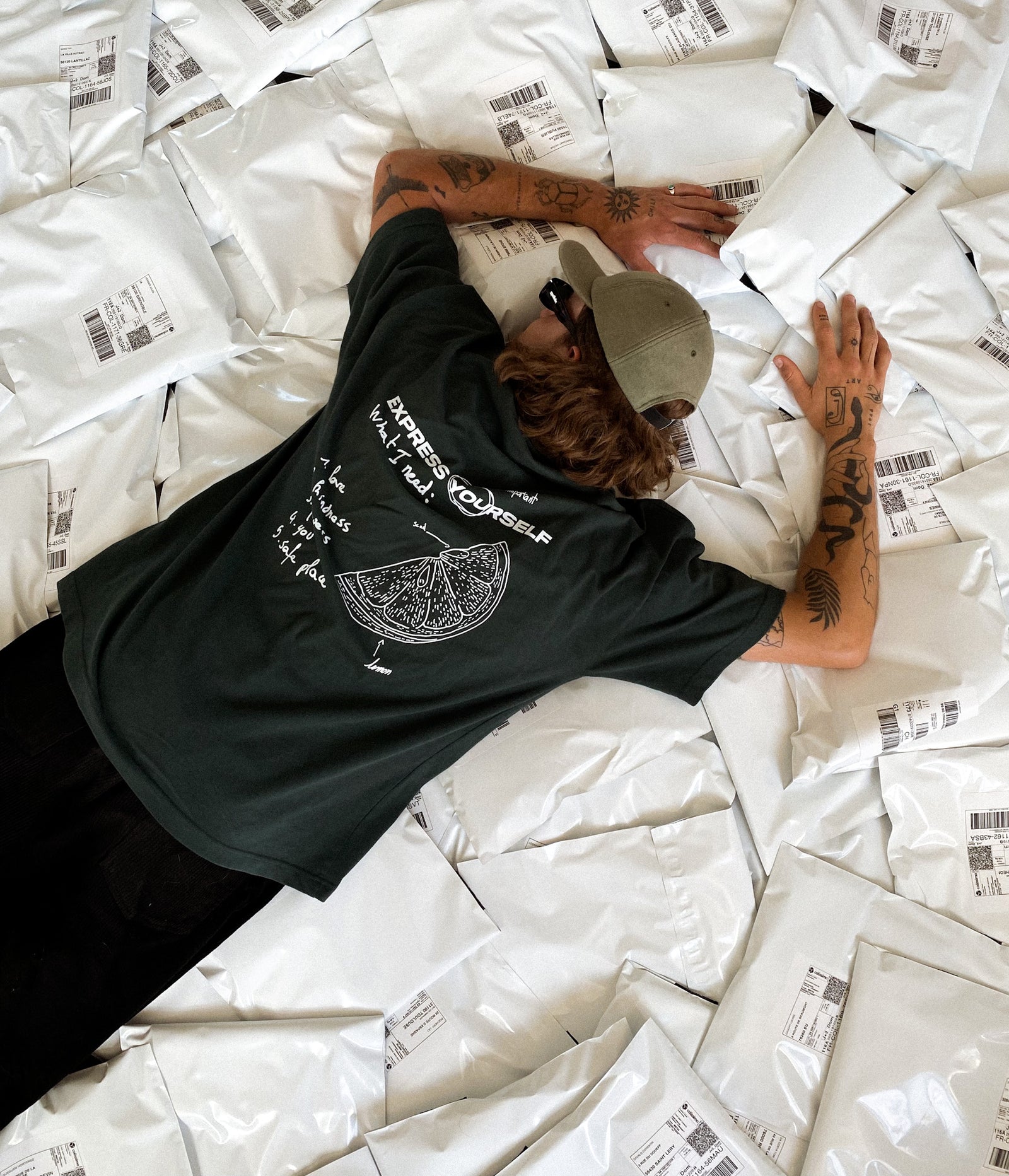 POLLEN FABRICS vêtements unisexes minimalistes